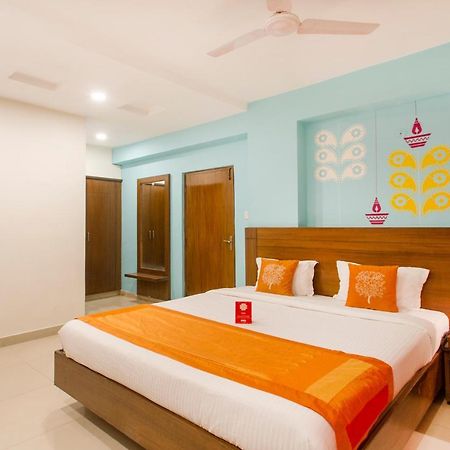 Vaccinated Staff - Oyo 11400 The Down Town Suites Hyderabad Ngoại thất bức ảnh