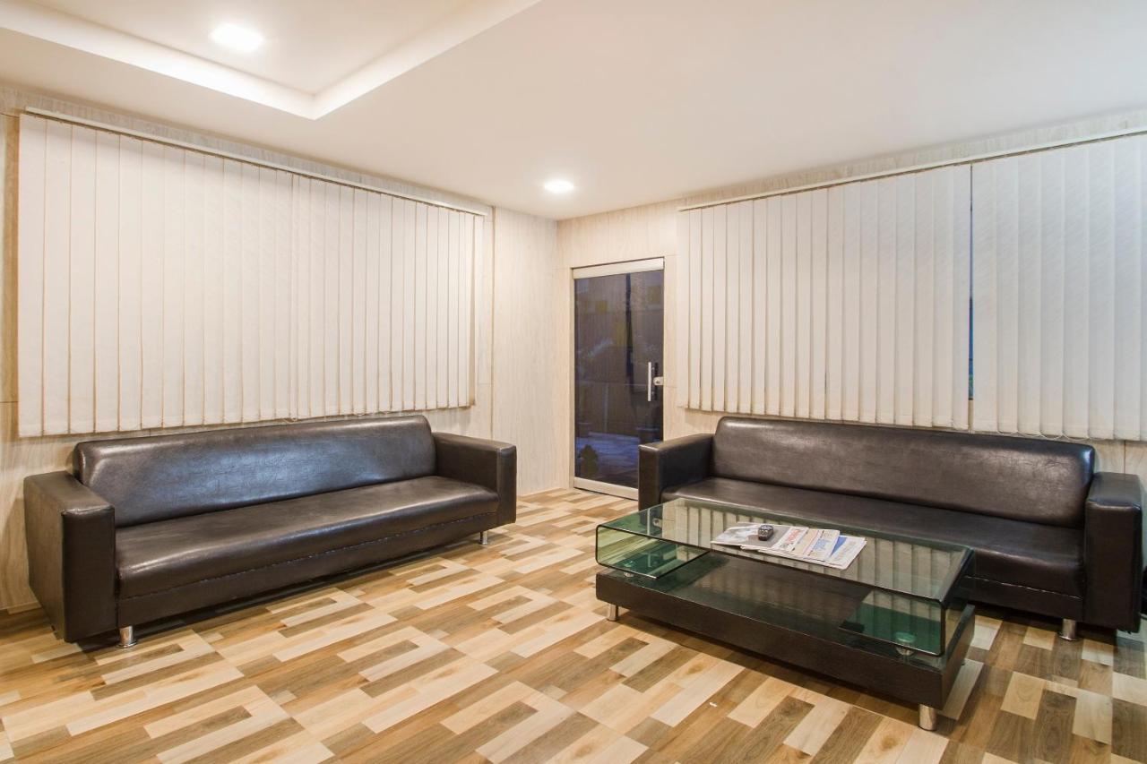 Vaccinated Staff - Oyo 11400 The Down Town Suites Hyderabad Ngoại thất bức ảnh
