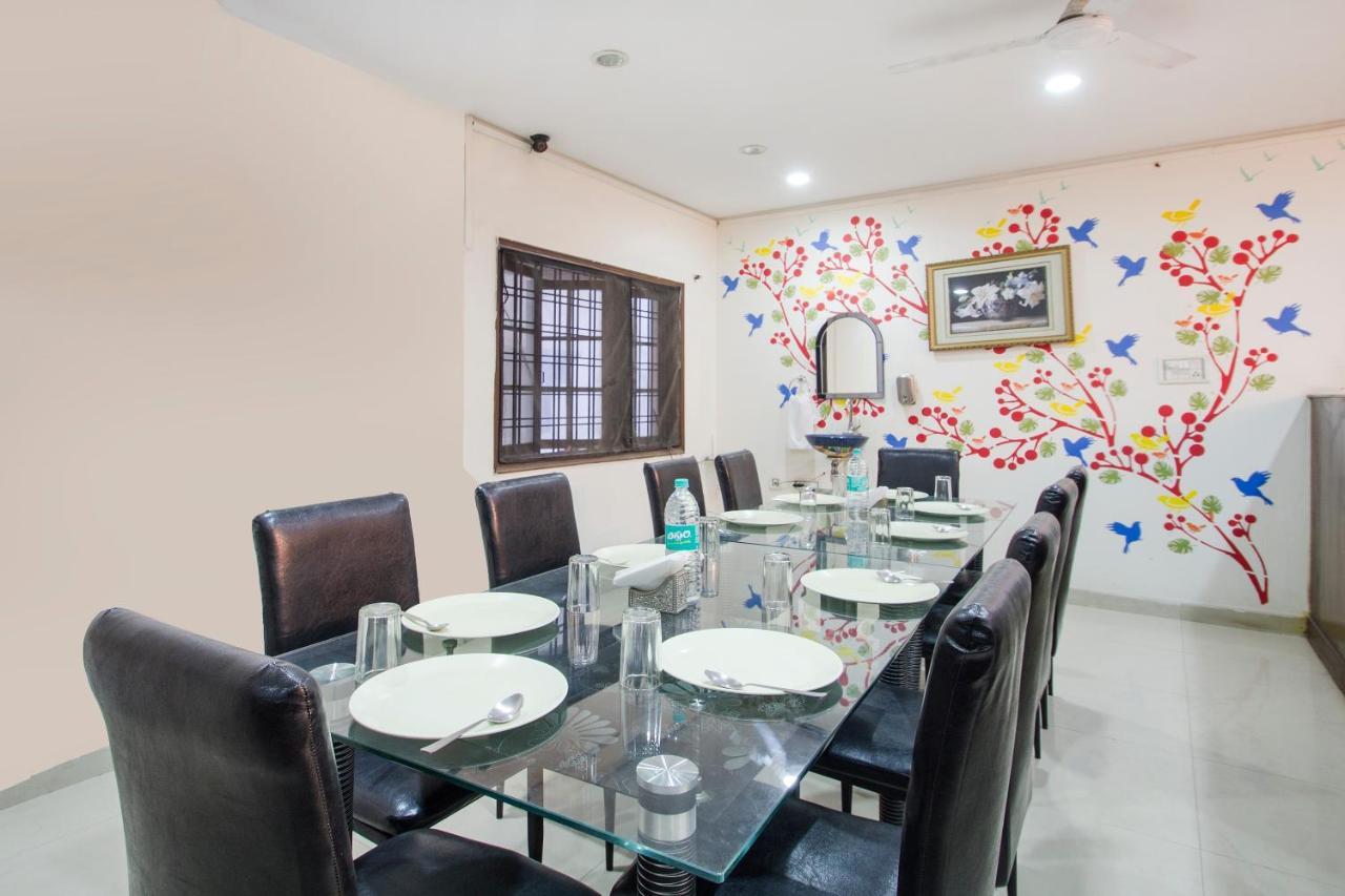 Vaccinated Staff - Oyo 11400 The Down Town Suites Hyderabad Ngoại thất bức ảnh