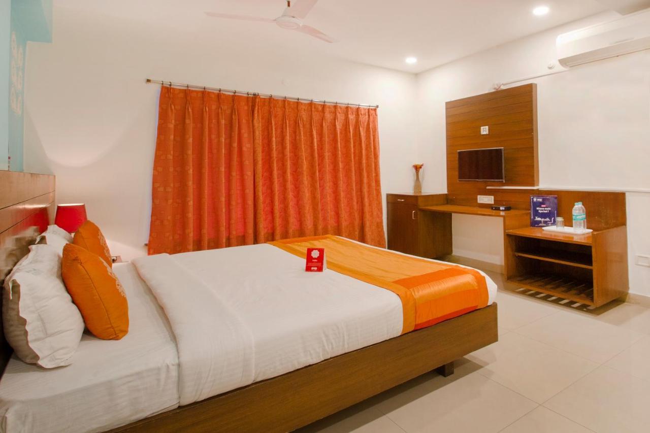 Vaccinated Staff - Oyo 11400 The Down Town Suites Hyderabad Ngoại thất bức ảnh
