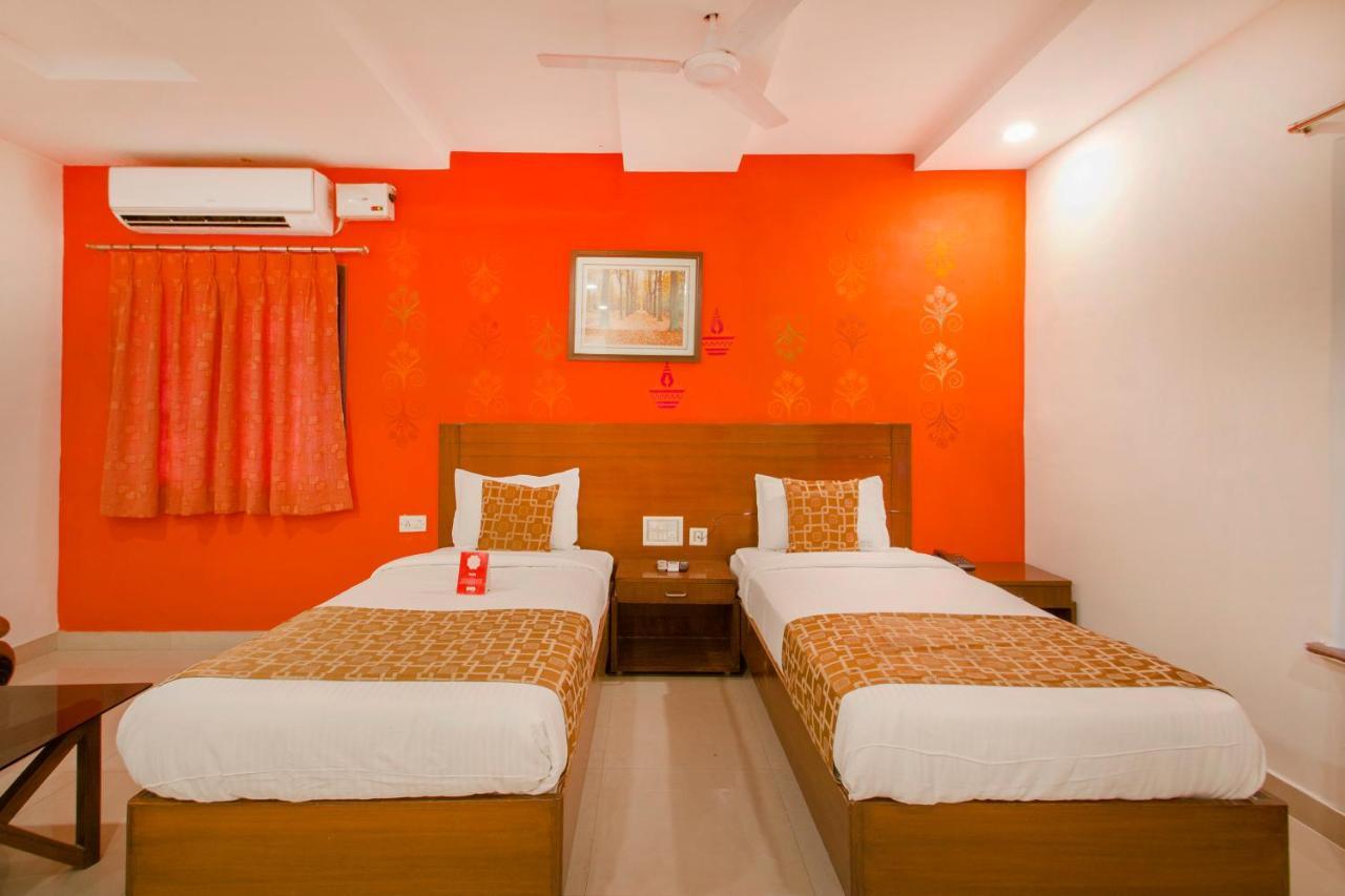 Vaccinated Staff - Oyo 11400 The Down Town Suites Hyderabad Ngoại thất bức ảnh