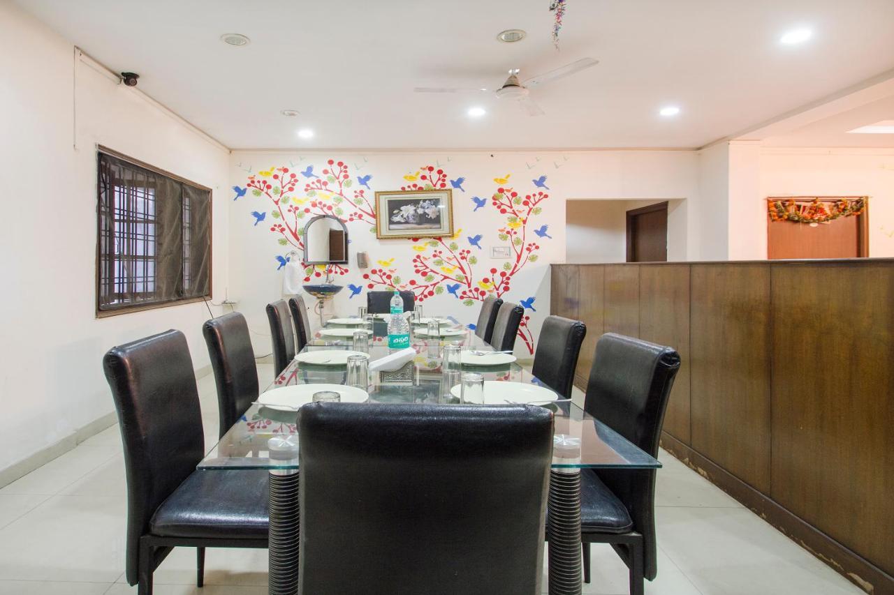 Vaccinated Staff - Oyo 11400 The Down Town Suites Hyderabad Ngoại thất bức ảnh